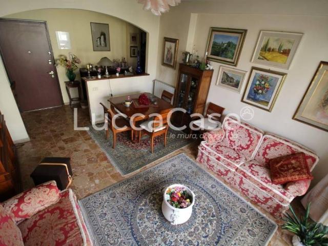 Appartamento in vendita a Camaiore LU