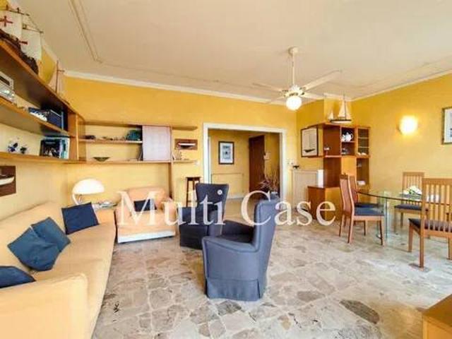 Appartamento in vendita a Camaiore LU