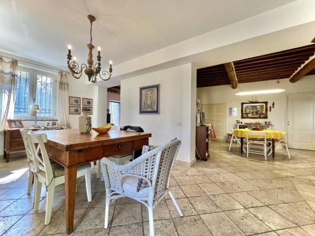 Appartamento in vendita a Camaiore LU