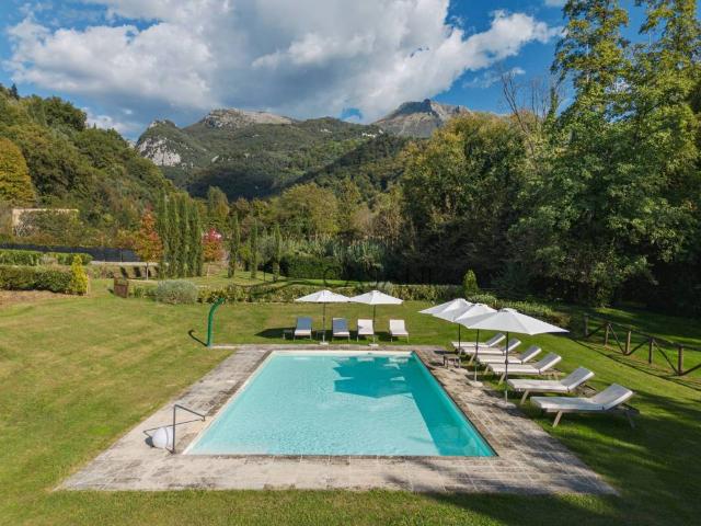 Appartamento in vendita a Camaiore LU