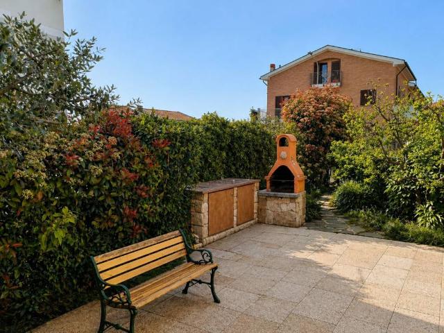 Appartamento in vendita a Camerano AN