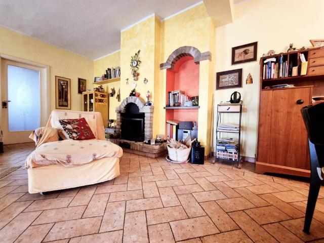 Appartamento in vendita a Camerano AN