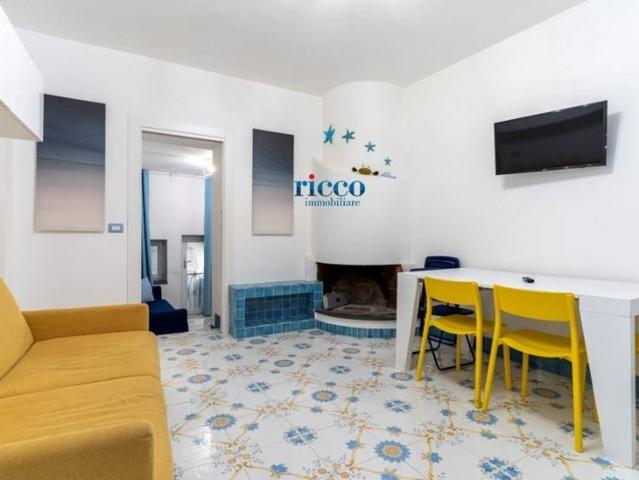 Appartamento in vendita a Camerota SA