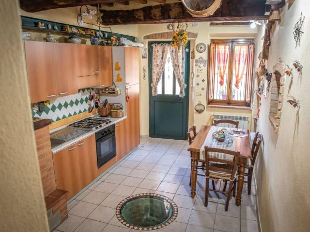 Appartamento in vendita a Campagnatico GR