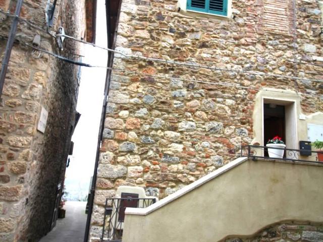 Appartamento in vendita a Campagnatico GR