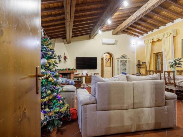 Appartamento in vendita a Campi Bisenzio FI