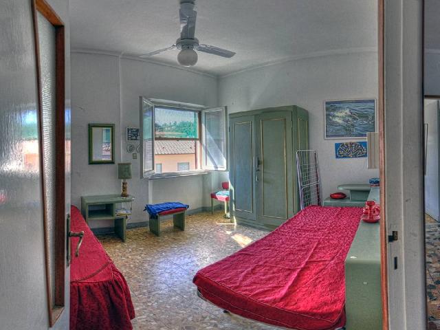 APPARTAMENTO in VENDITA a CAMPO NELL'ELBA MARE di 6 vani