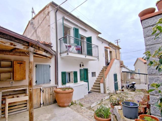 Appartamento in vendita a Campo nell'Elba LI