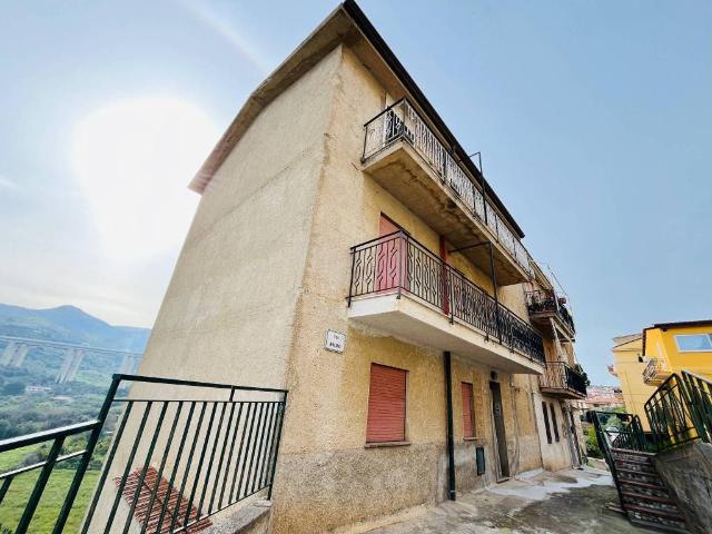 Appartamento in vendita a Campofelice di Roccella PA