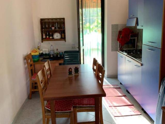 Appartamento in vendita a Campofelice Di Roccella