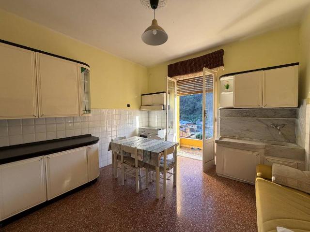 Appartamento in vendita a Campomorone GE