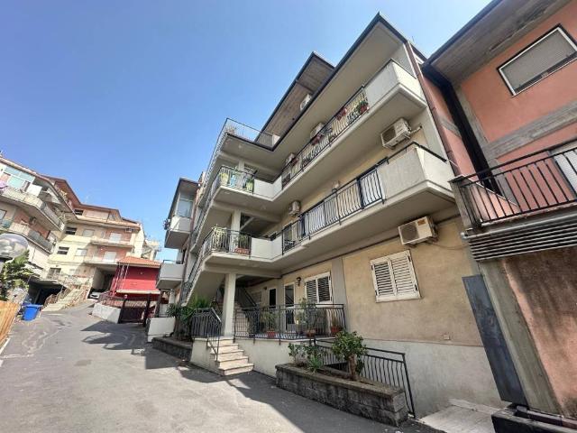 Appartamento in vendita a Camporotondo Etneo CT