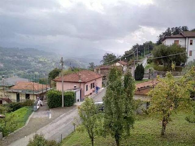 Appartamento in vendita a Camporgiano LU