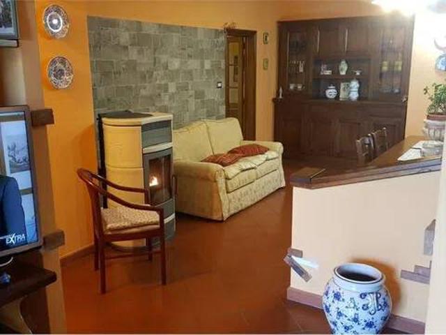 Appartamento in vendita a Camporgiano LU