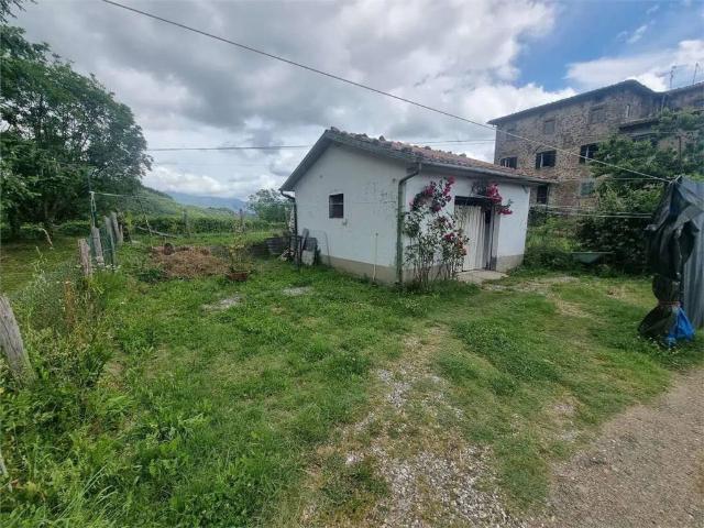 Appartamento in vendita a Camporgiano LU