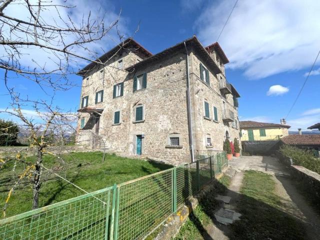 Appartamento in vendita a Camporgiano LU