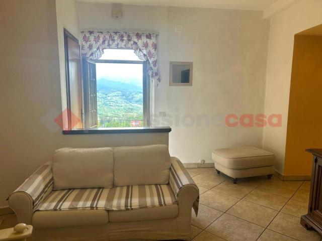 Appartamento in vendita a Camporgiano