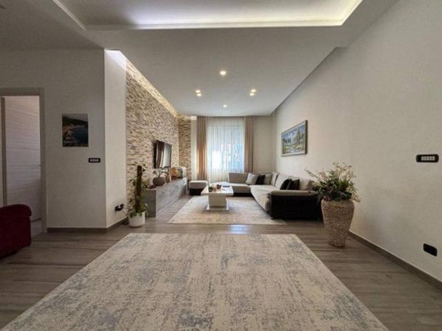 Appartamento in vendita a Canale