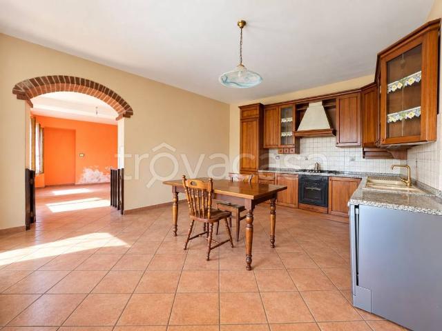 Appartamento in vendita a Canale via Santo Stefano Roero
