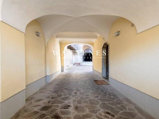 Appartamento in vendita a Canelli via Fratelli Cairoli, 7