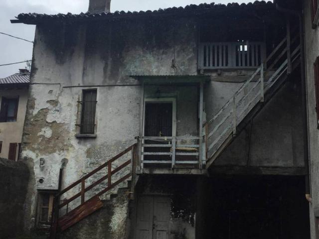Appartamento in vendita a Canzo CO