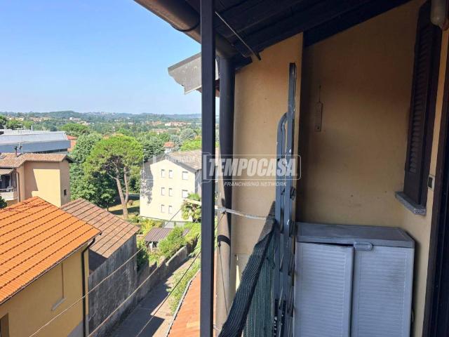 Appartamento in vendita a Casnate con Bernate CO