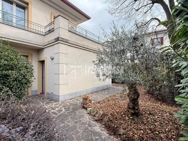 Appartamento in vendita a Casatenovo LC