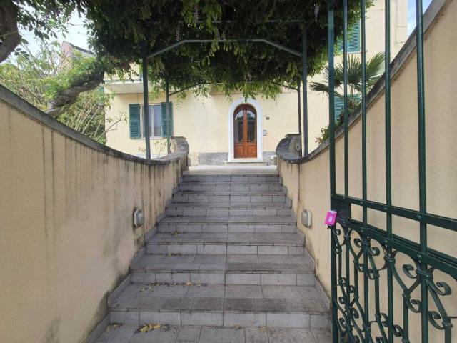 Appartamento in vendita a Casarza Ligure GE