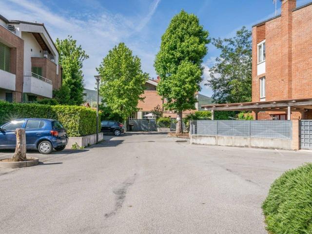 Appartamento in vendita a Cascina