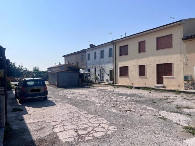 Appartamento in vendita a Cascina