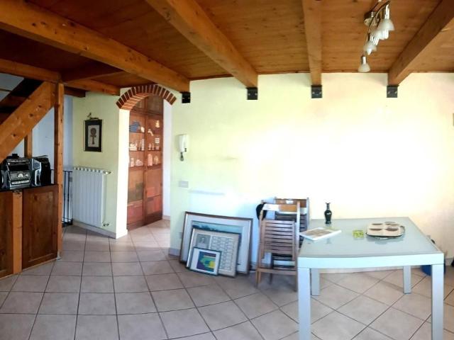 Appartamento in vendita a Cascina