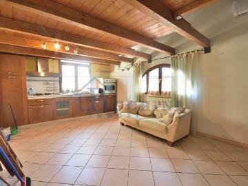 Appartamento in vendita a Cascina, Cascina