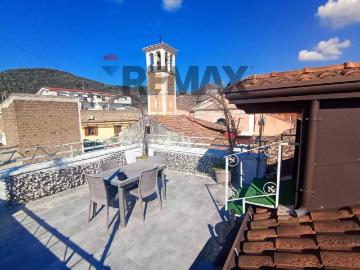 Casa indipendente in vendita a Caserta CE