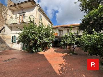 Casa indipendente in vendita a Caserta CE