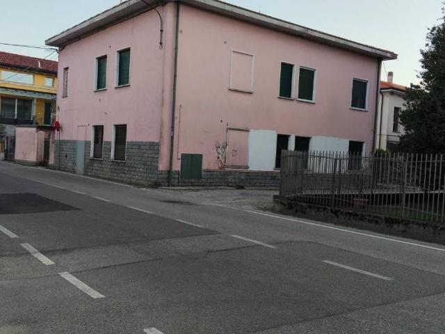 Appartamento in vendita a Cassano Magnago VA