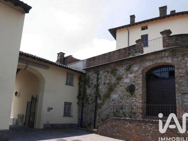 Appartamento in vendita a Castana