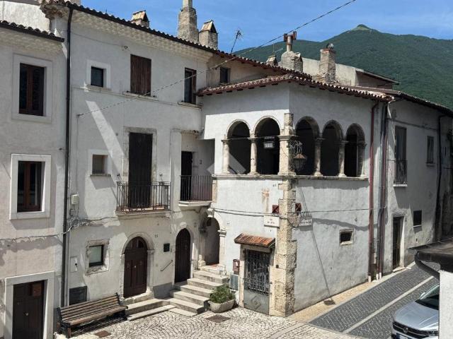Appartamento in vendita a Castel di Sangro AQ