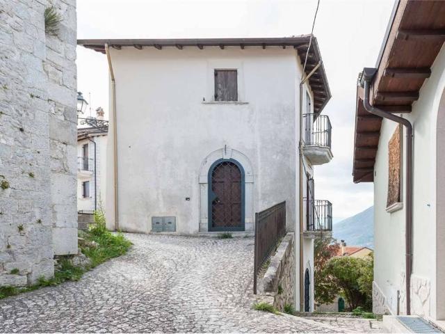 Appartamento in vendita a Castel di Sangro AQ