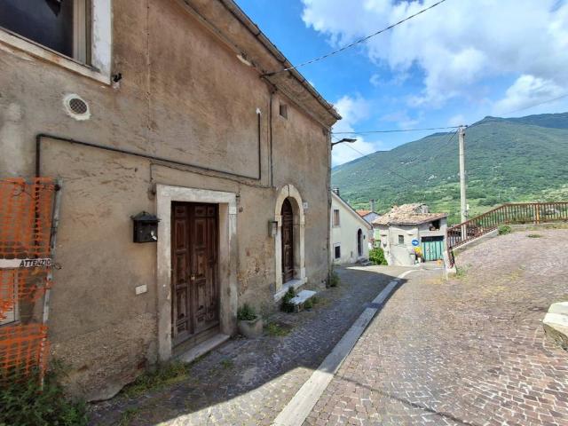 Appartamento in vendita a Castel di Sangro AQ