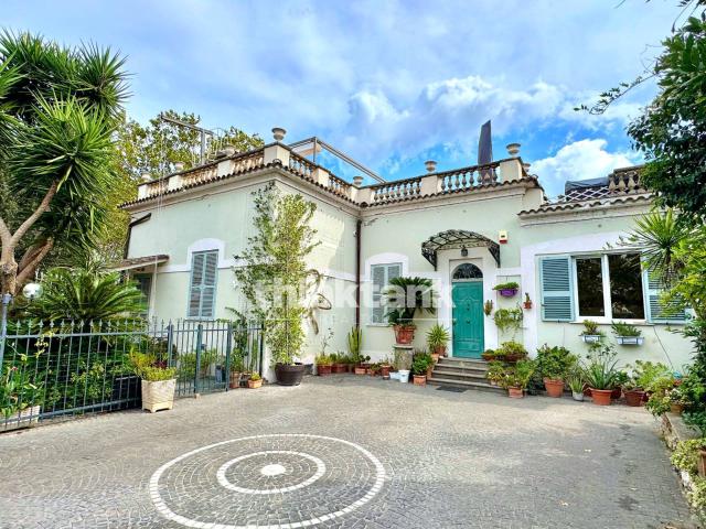 Appartamento in vendita a Castel Gandolfo