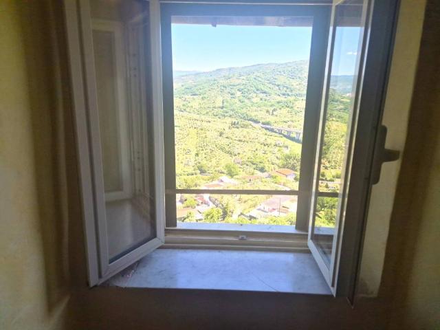 Appartamento in vendita a Castel Madama RM