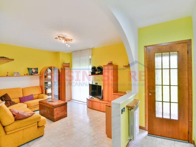 Appartamento in vendita a Castelmarte CO