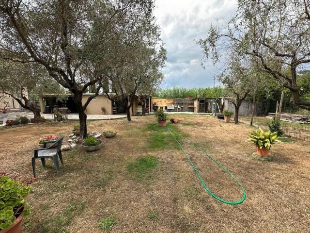 Casa indipendente in vendita a Castelnuovo Magra SP