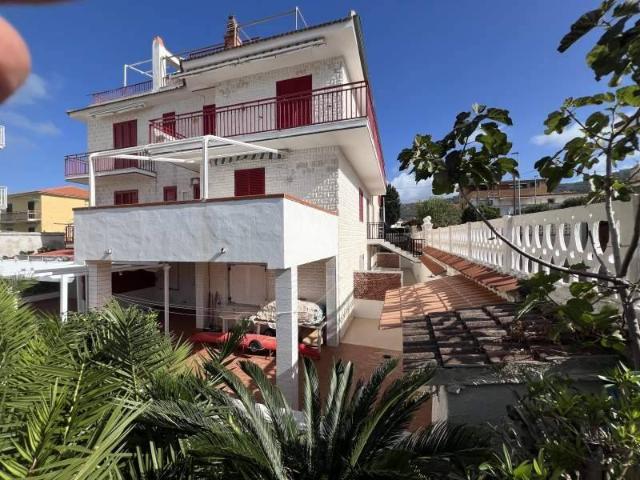 Appartamento in vendita a Castellabate SA