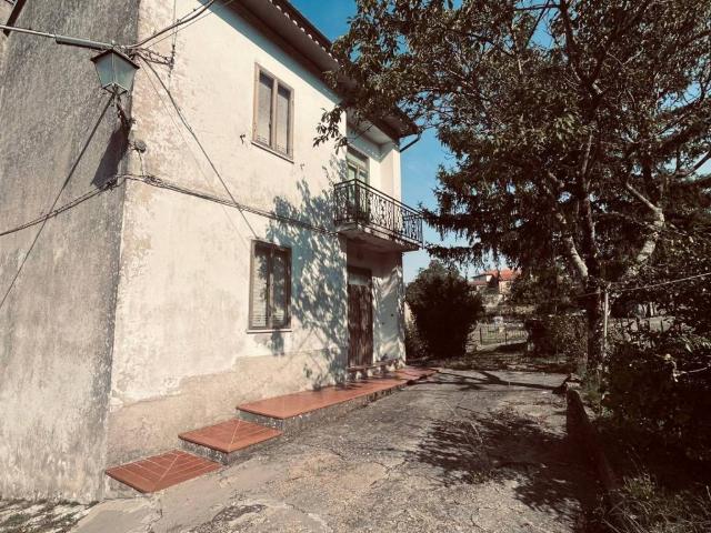 Appartamento in vendita a Castell'Azzara GR