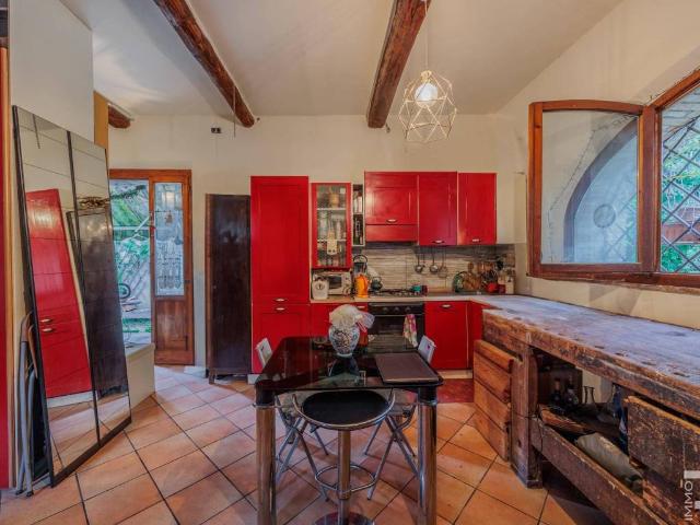 Appartamento in vendita a Castellina in Chianti SI