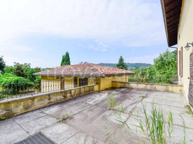 Appartamento in vendita a Castello di Brianza via Monte Grappa, 6