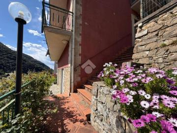 Appartamento in vendita a Castiglione Chiavarese GE