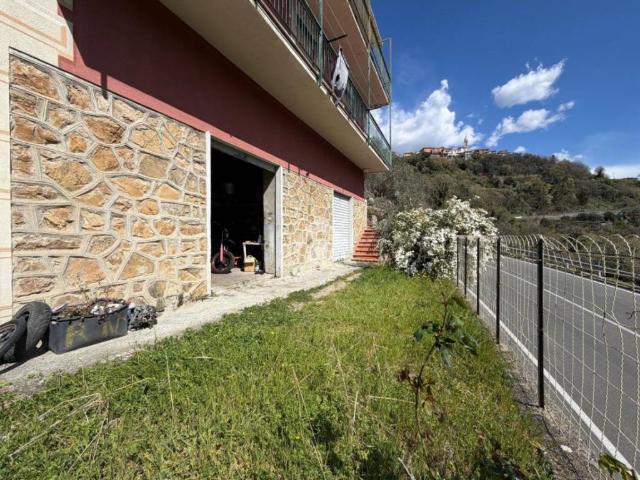 Appartamento in vendita a Castiglione Chiavarese GE