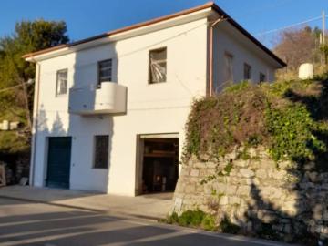 Appartamento in vendita a Castiglione Chiavarese GE